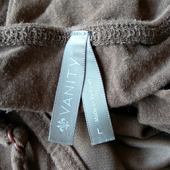 Vanity Brown Top Size Large - Picture 7 of 8